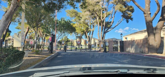 Building Photo - HAVE YOU SEEN THIS???