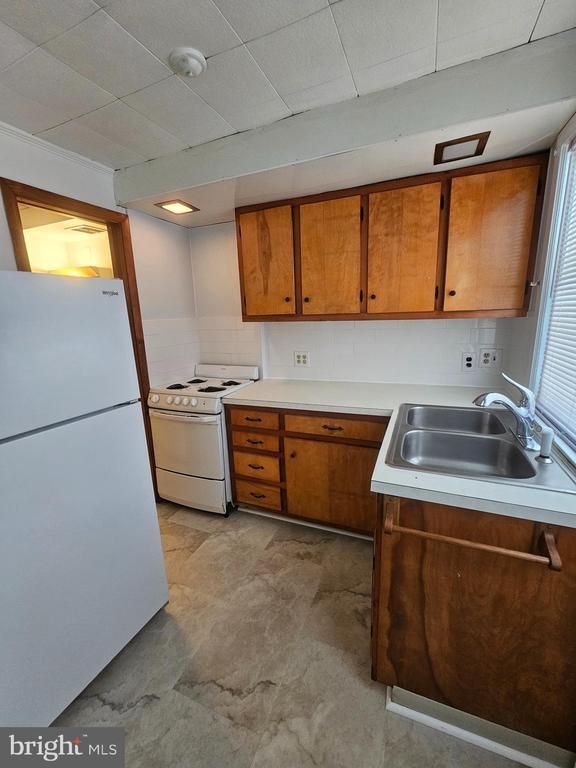 Building Photo - 303 Delaware Cir