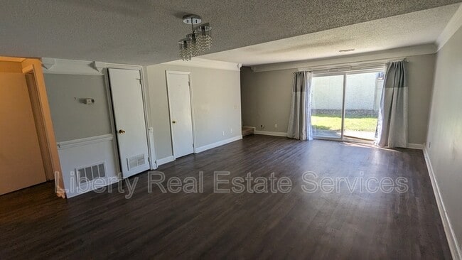 Building Photo - 901 Olmstead Dr