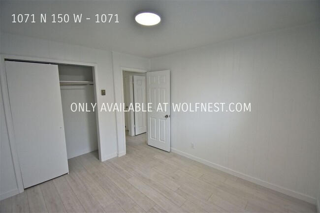 Building Photo - Newly Updated 2 Bed Orem Unit! No Deposit ...