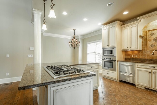Building Photo - 7448 Miss Madison Way