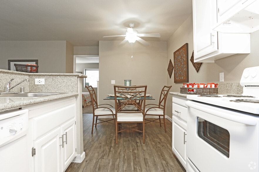 Interior Photo - Greenback Ridge