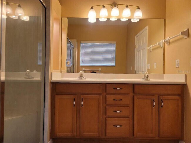 Building Photo - 60 Prince Michael Ln