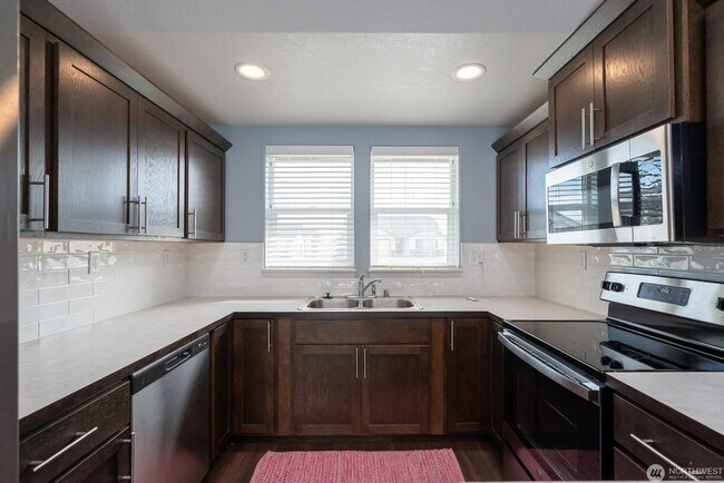 Building Photo - Never been rented before new home in Mae Valley, 3 bed 2 bath house