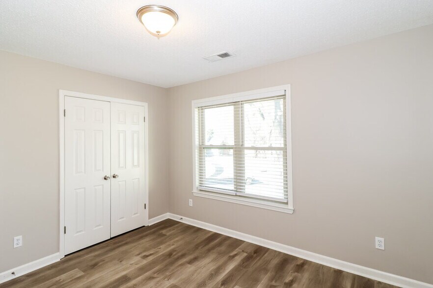 Building Photo - 1040 Trappers Cove