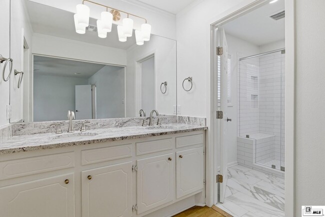 Building Photo - 203 Dupont Dr