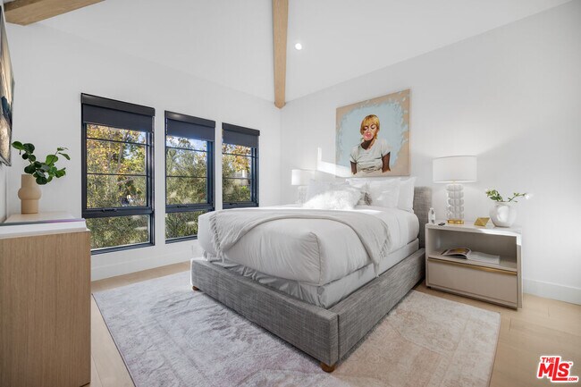 Building Photo - 4256 Camellia Ave