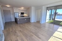 Building Photo - 40 Pinehurst Ave