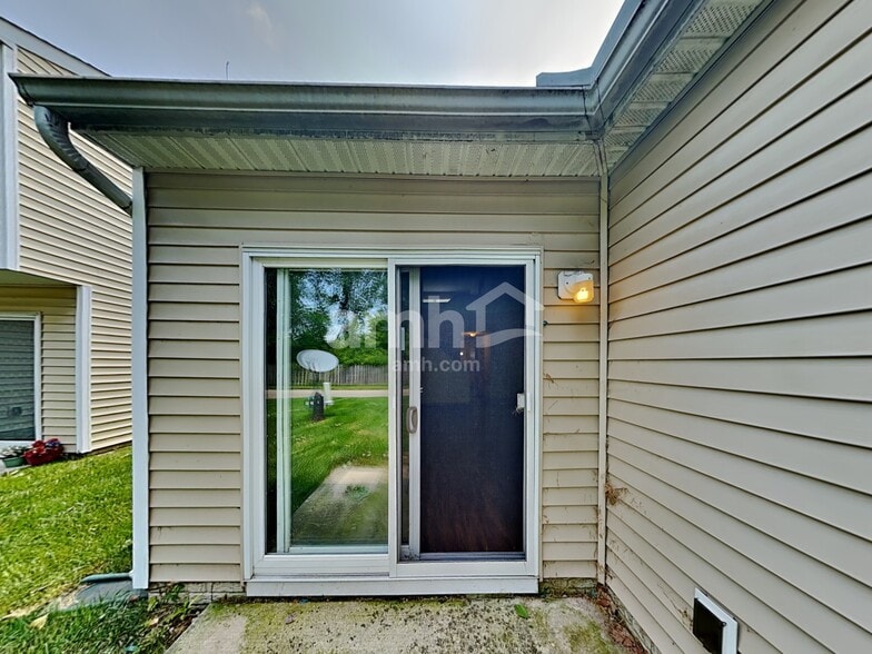 Building Photo - 2812 Hillstone St