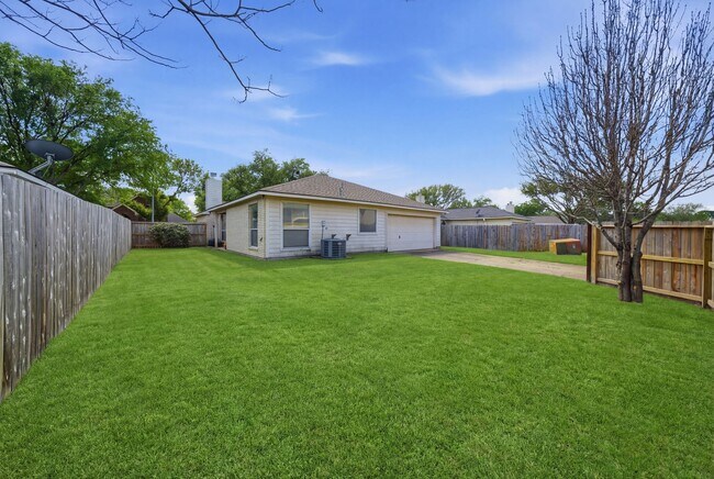 Building Photo - 15330 Geral Ln