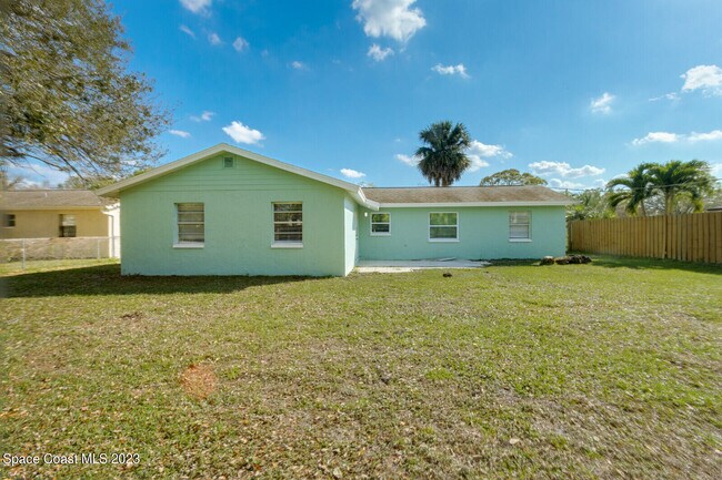 Building Photo - 5711 Margo Ct
