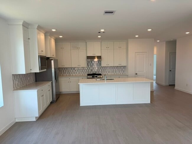 Building Photo - 2847 Gdn Mdw St