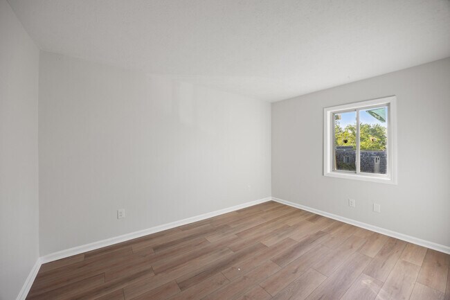 Building Photo - 3368 Montavesta Rd