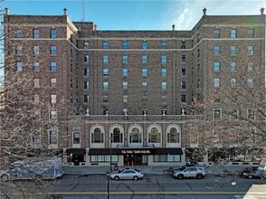 Building Photo - 184 N Main St