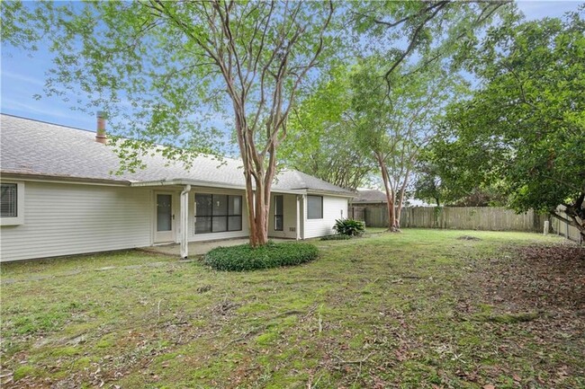 Building Photo - 1203 Lake Village Blvd