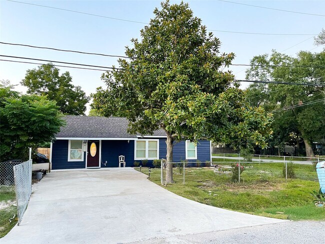 Building Photo - 3627 Keeland St