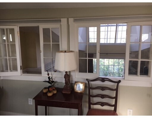 Building Photo - 92 Mount Vernon St