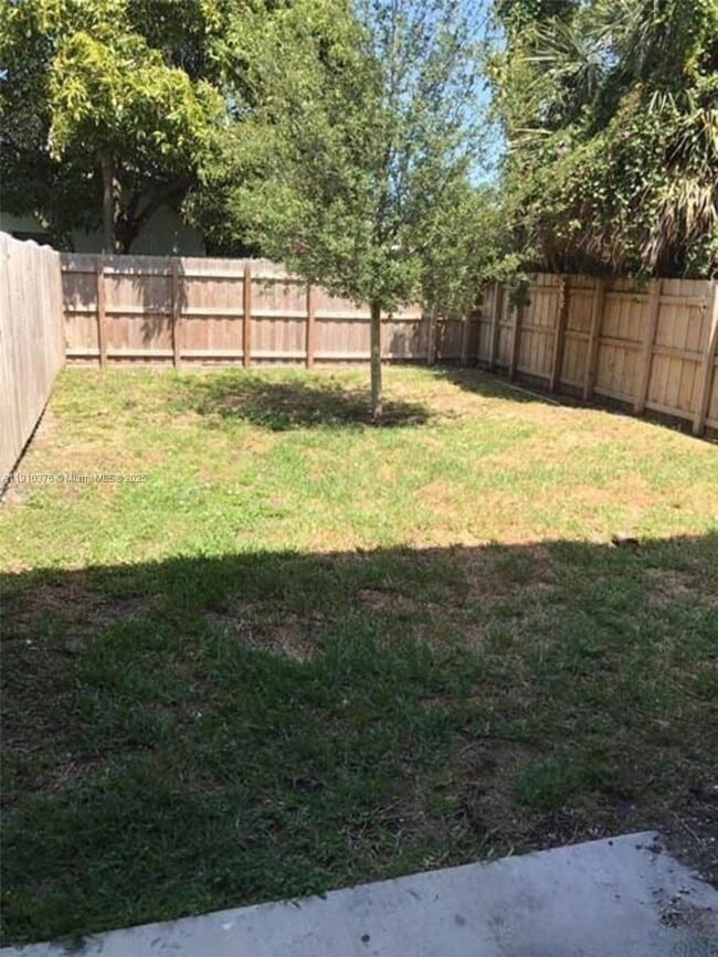 Building Photo - 1110 NE 1st Ave.