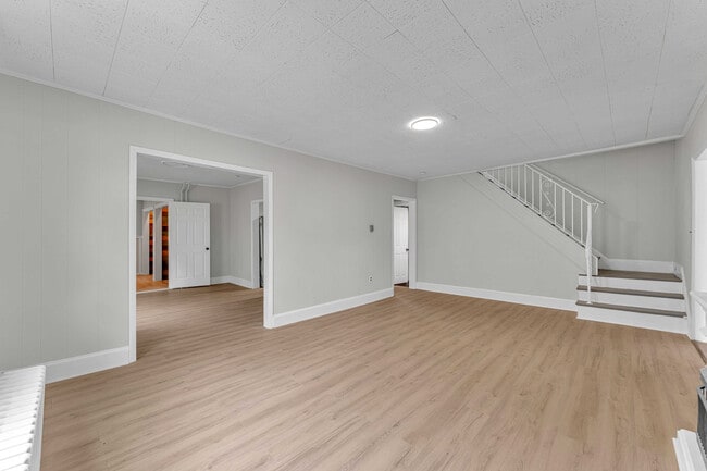 Building Photo - 647 N Delaware St