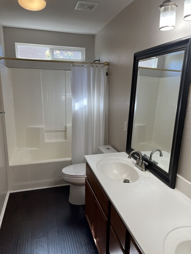 Building Photo - 46140 Grace Ct