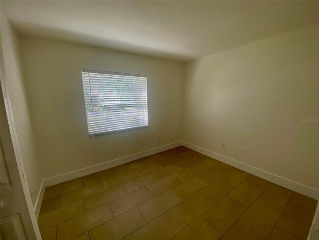 Building Photo - 909 Wrenwood Ln