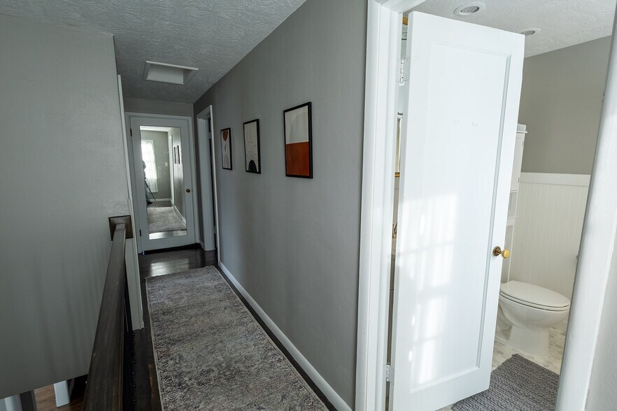 Building Photo - 1621 W 22nd St