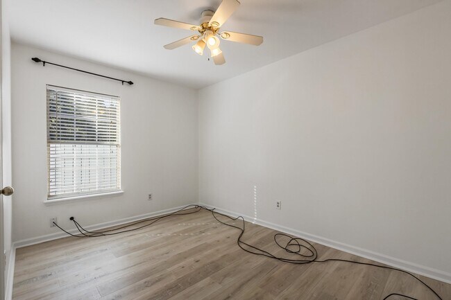 Building Photo - 2788 Oak Park Ct