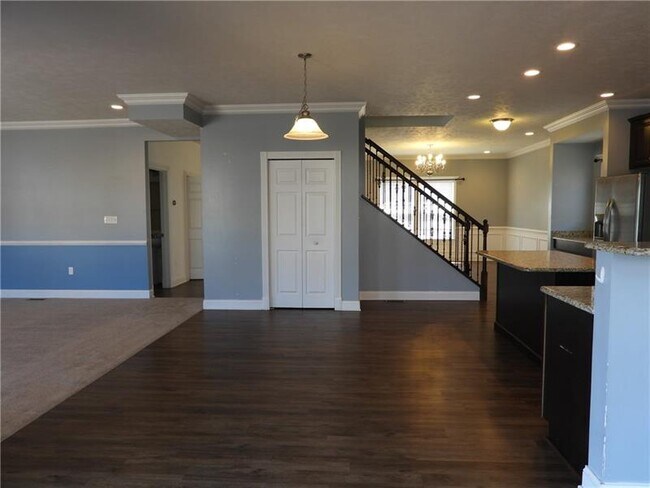 Building Photo - 1345 Sandstone Dr