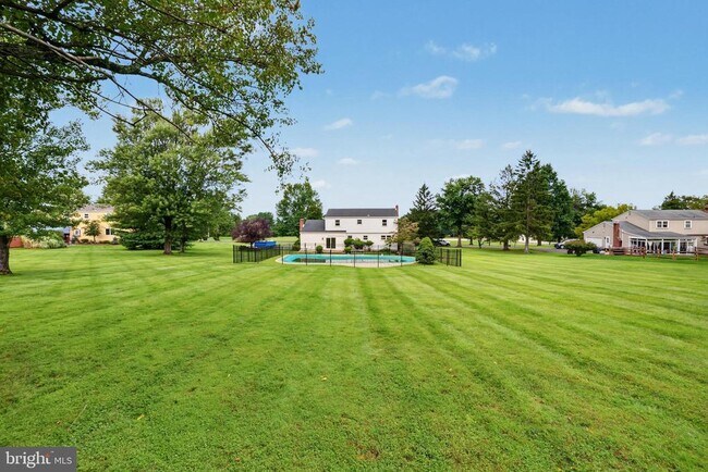 Building Photo - 1324 Quarry Hall Rd