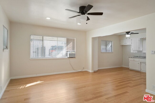 Building Photo - 414 E Dryden St