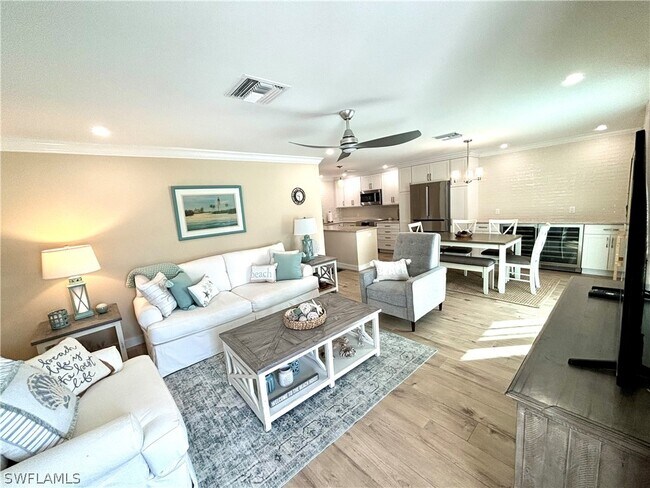 Building Photo - 1435 Curlew Ave