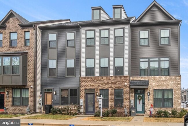 Building Photo - 646 Lakemont Dr