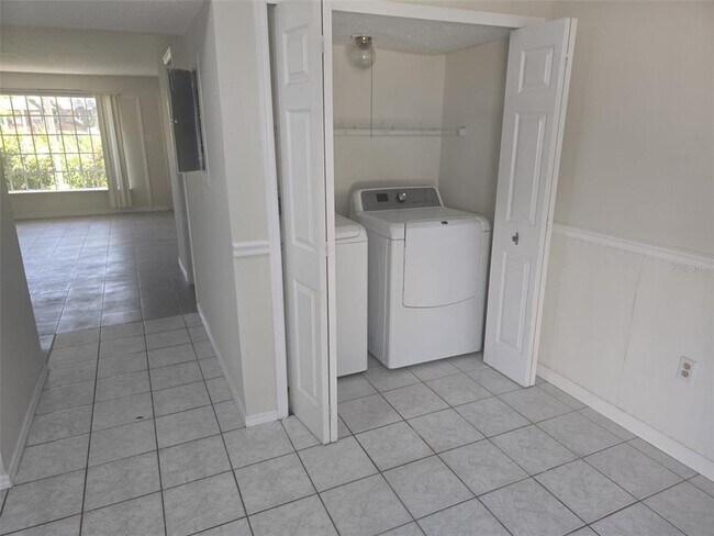 Building Photo - 5850 Cypress Gardens Blvd