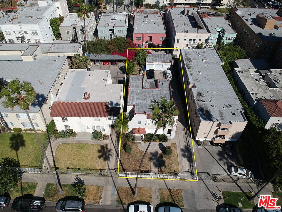 Building Photo - 120 N Berendo St