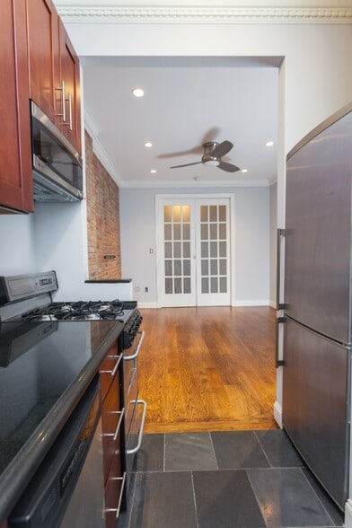 Building Photo - 493 Second Ave (27th & 28th St), #3