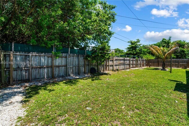 Building Photo - 22300 SW 117th Ave