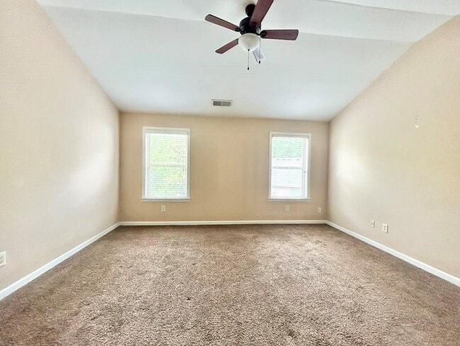 Building Photo - 64 Creighton Ln