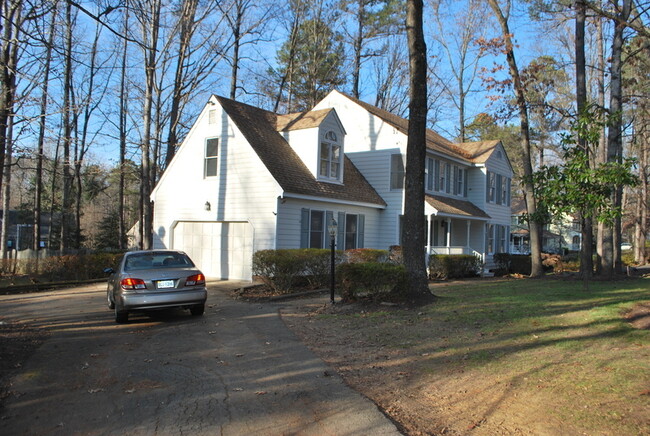 Building Photo - 6200 Forest Wood Ct