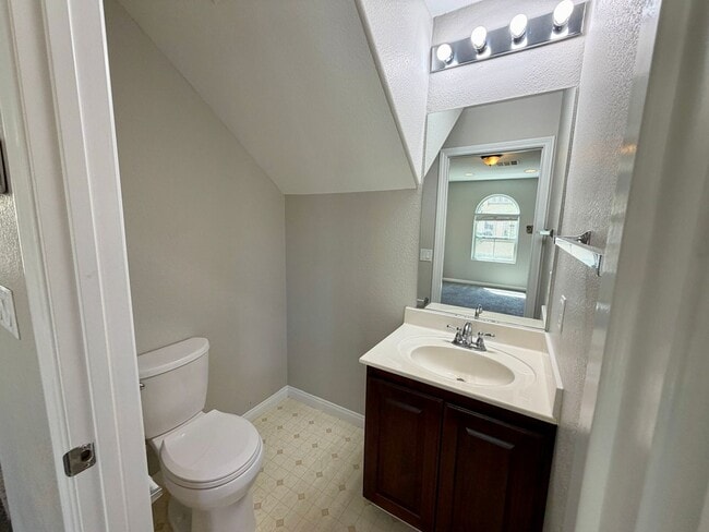 Building Photo - 3 story in Silverado Ranch