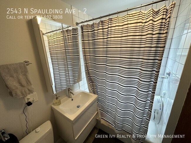 Building Photo - 2543 N Spaulding Ave