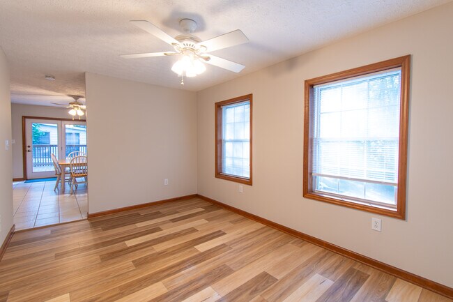 Office/Bonus Room - 4747 Knollwood Dr NW