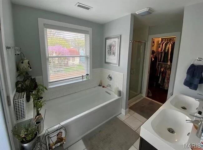 Building Photo - 439 Alma Ave