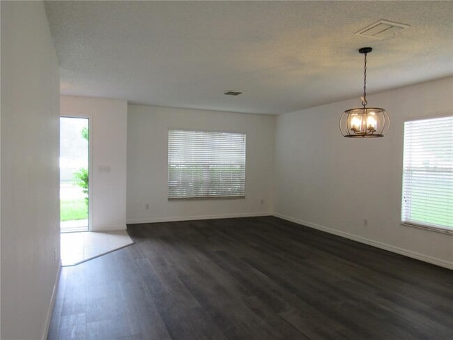 Building Photo - 202 Walnut Crest Run