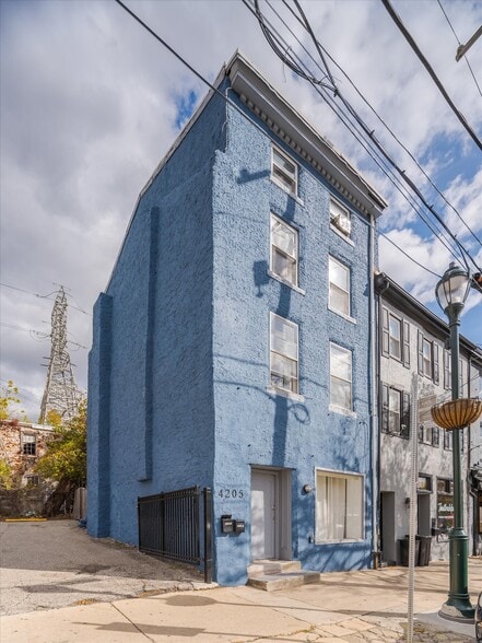 Building Photo - 4205 Main St