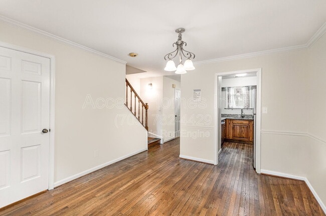 Building Photo - 449 Old Town Ct