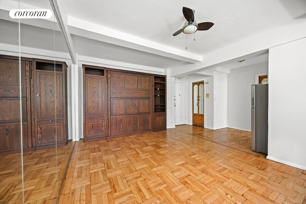 Building Photo - 140 E 40th St