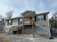 Building Photo - Now available:  Three bedroom, 1.5 bath home in Maryville City