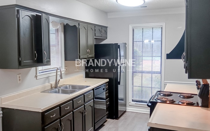 Building Photo - 6780 Burlingame Dr