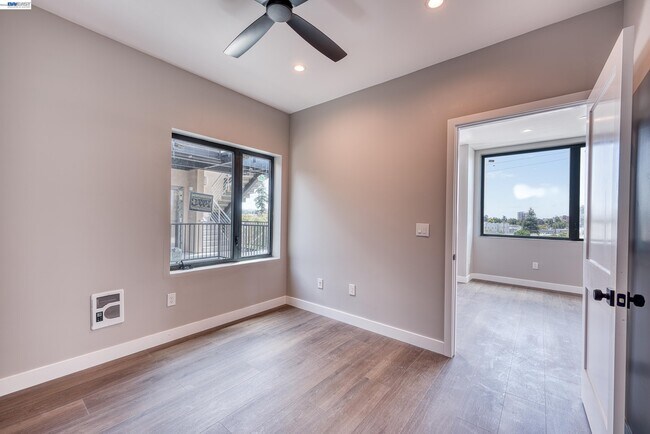 Building Photo - 4202 Telegraph Ave