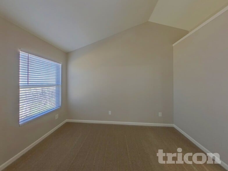 Building Photo - 9425 Macquarie Ln